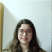 Estudiante universitaria, cursando la carrera de biología, que busca dar clases a quien necesite ayuda con esta materia.